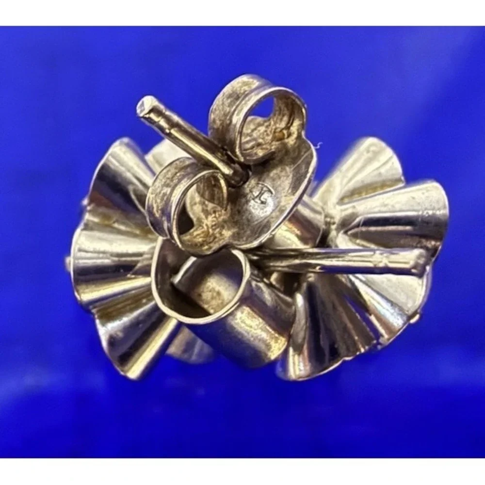 925 Silver Natural Pearl Stud Earrings Unique Flower Design Ruffled